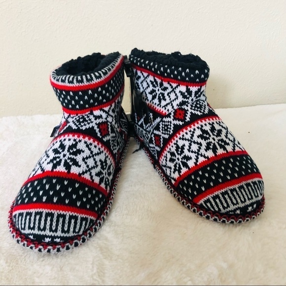 NWT Muk Luks sweater slippers - Picture 6 of 8